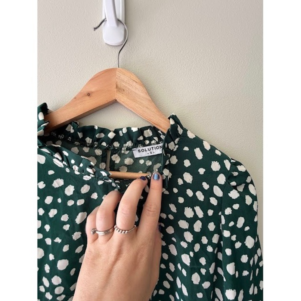Peplum Solution Blouse Womens Small Green Polka Dot Ruffle Mock Neck S24302 Top - Picture 5 of 6